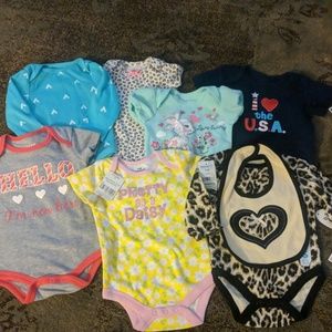 0-3M Bodysuit Bundle 4/7 NWT